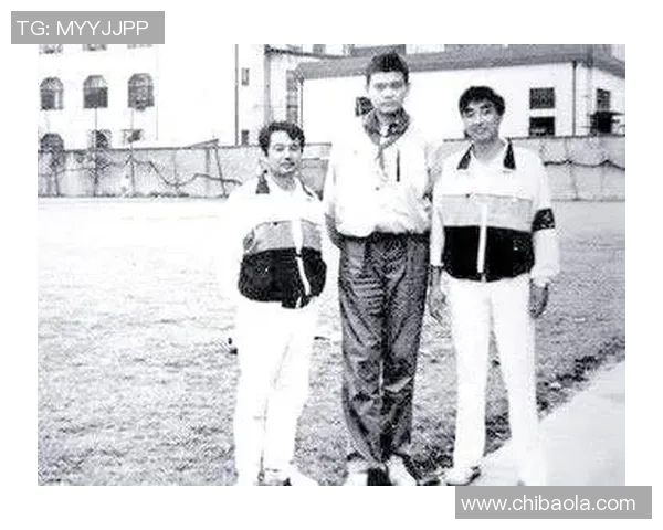 超小号姚明的篮球梦想与成长之路：从小个子到巨星的逆袭故事